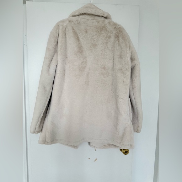 🛍️FAUX FUR JACKET WORN TWICE - Picture 6 of 6